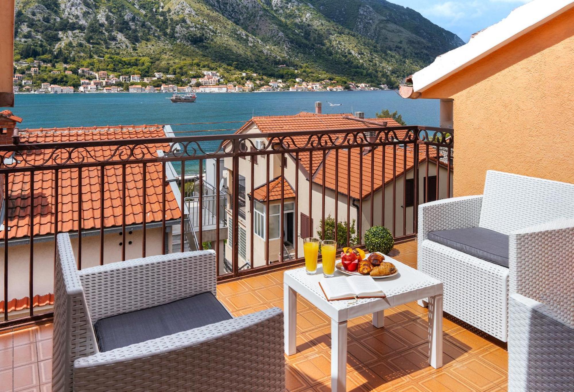 Apartment Busola Kotor Exterior foto